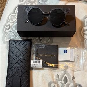 Bottega Veneta Black Round Sunglasses